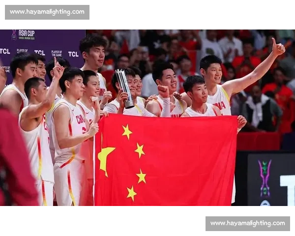 朱俊龙压哨三分点燃亚洲杯首战！中国男篮精妙配合掀翻沙特